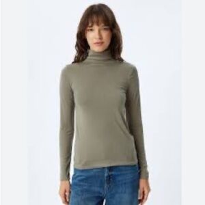 ❤️3X20 H&M Women Olive Green Long Sleeves TurtleNeck Top | M